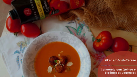 Receta de Salmorejo con albóndigas vegetales